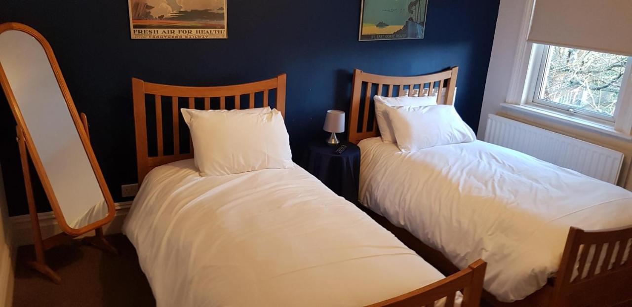 וולטון און-ת'יימס The Weir Hotel מראה חיצוני תמונה